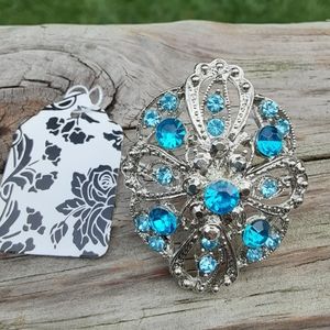 🦋HP 10/18🦋Gorgeous boutique Rhinestone statement ring